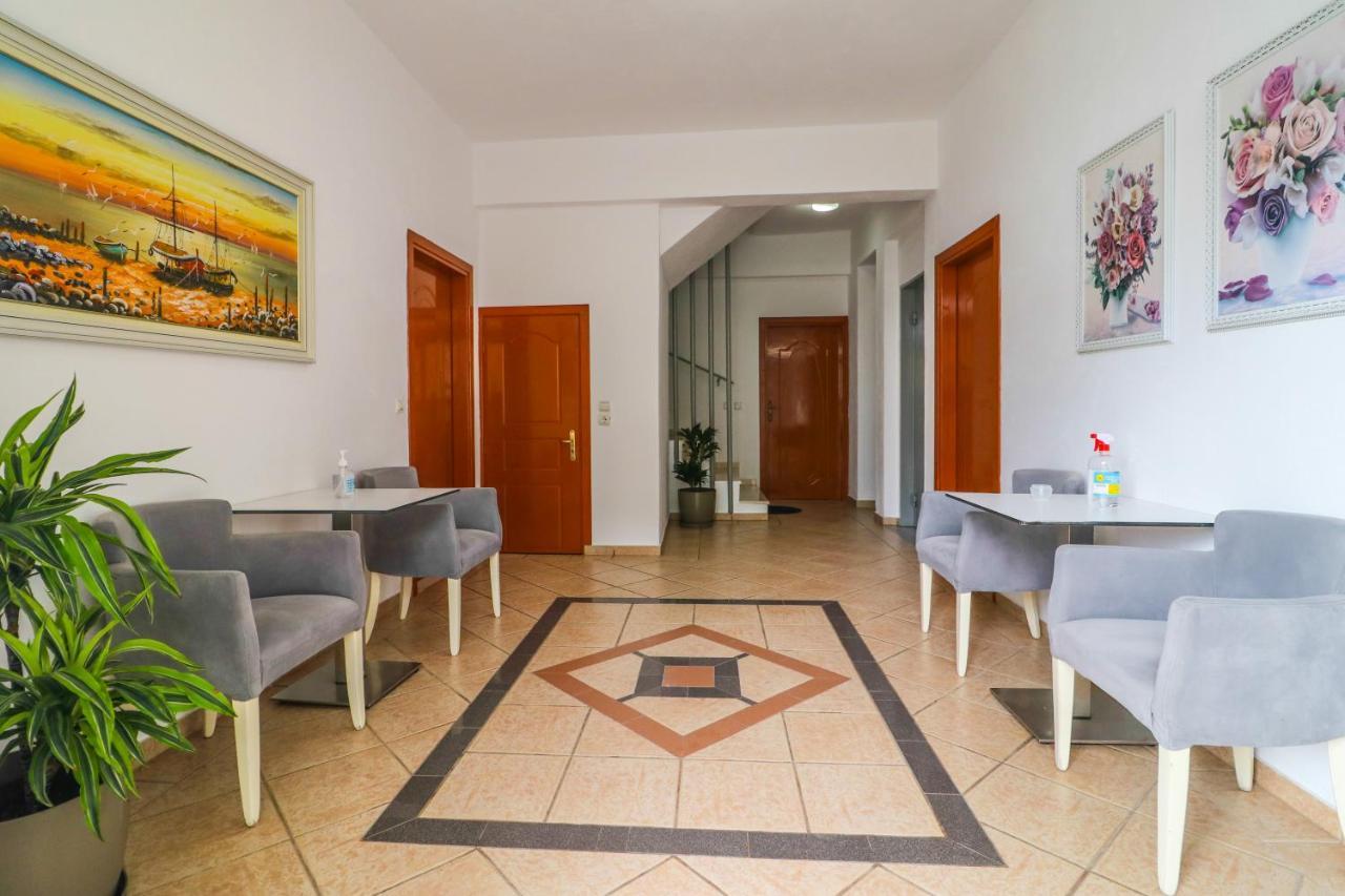 Lido Apartments Himare Buitenkant foto