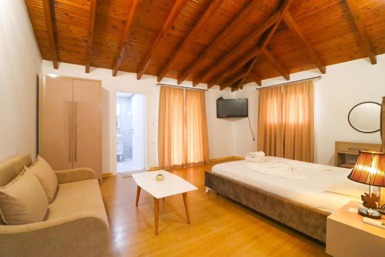 Lido Apartments Himare Buitenkant foto
