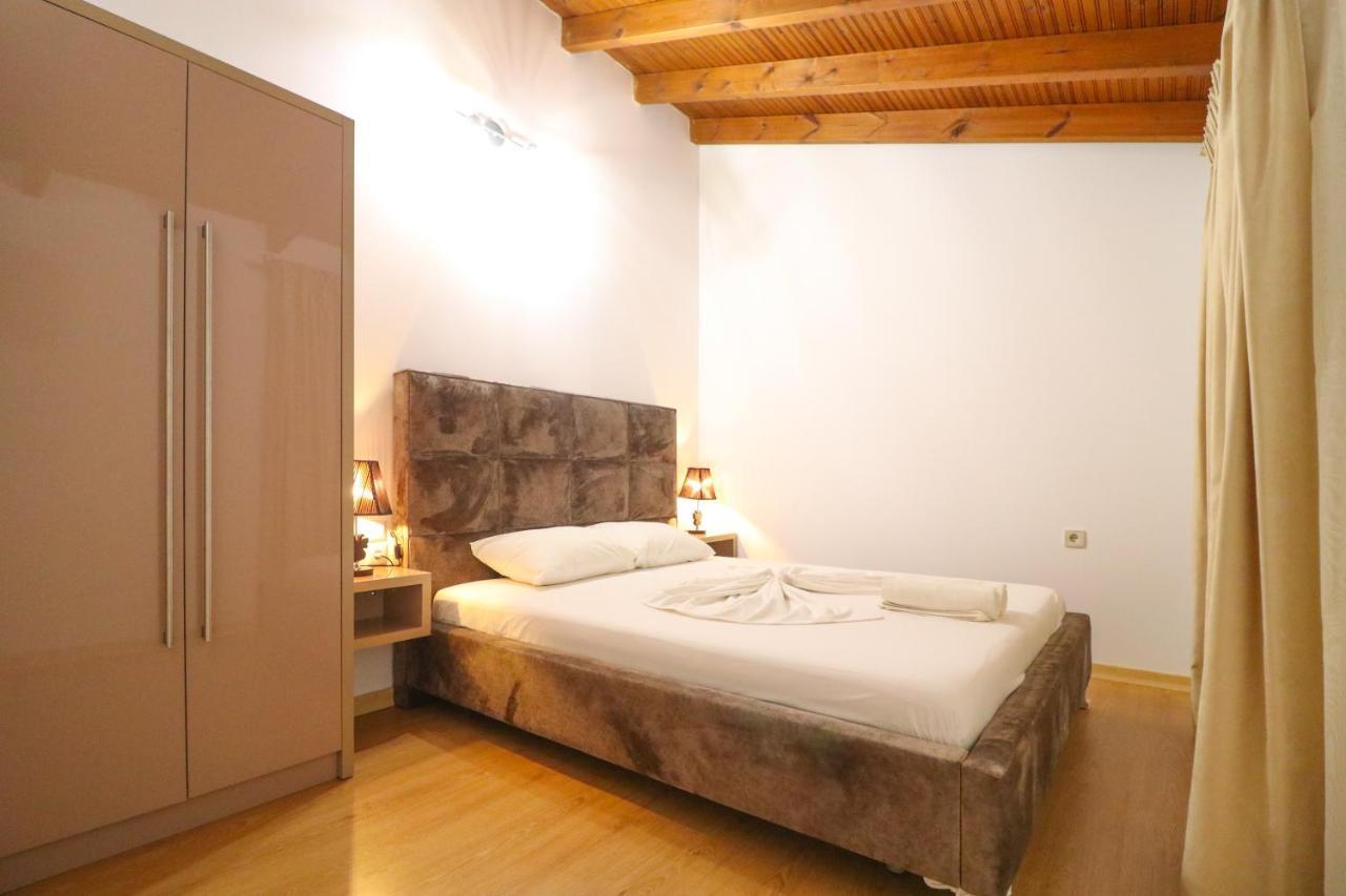 Lido Apartments Himare Buitenkant foto