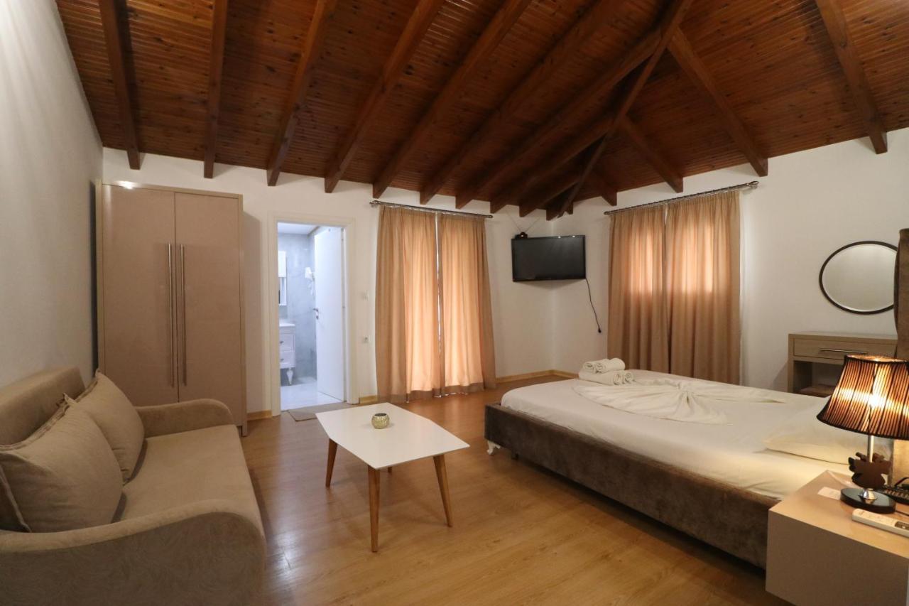 Lido Apartments Himare Buitenkant foto