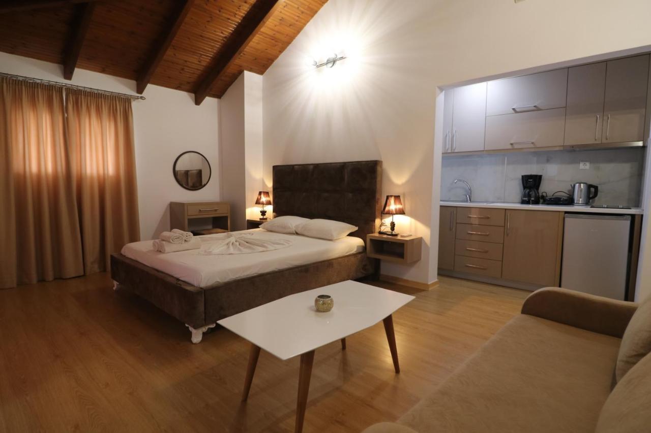 Lido Apartments Himare Buitenkant foto
