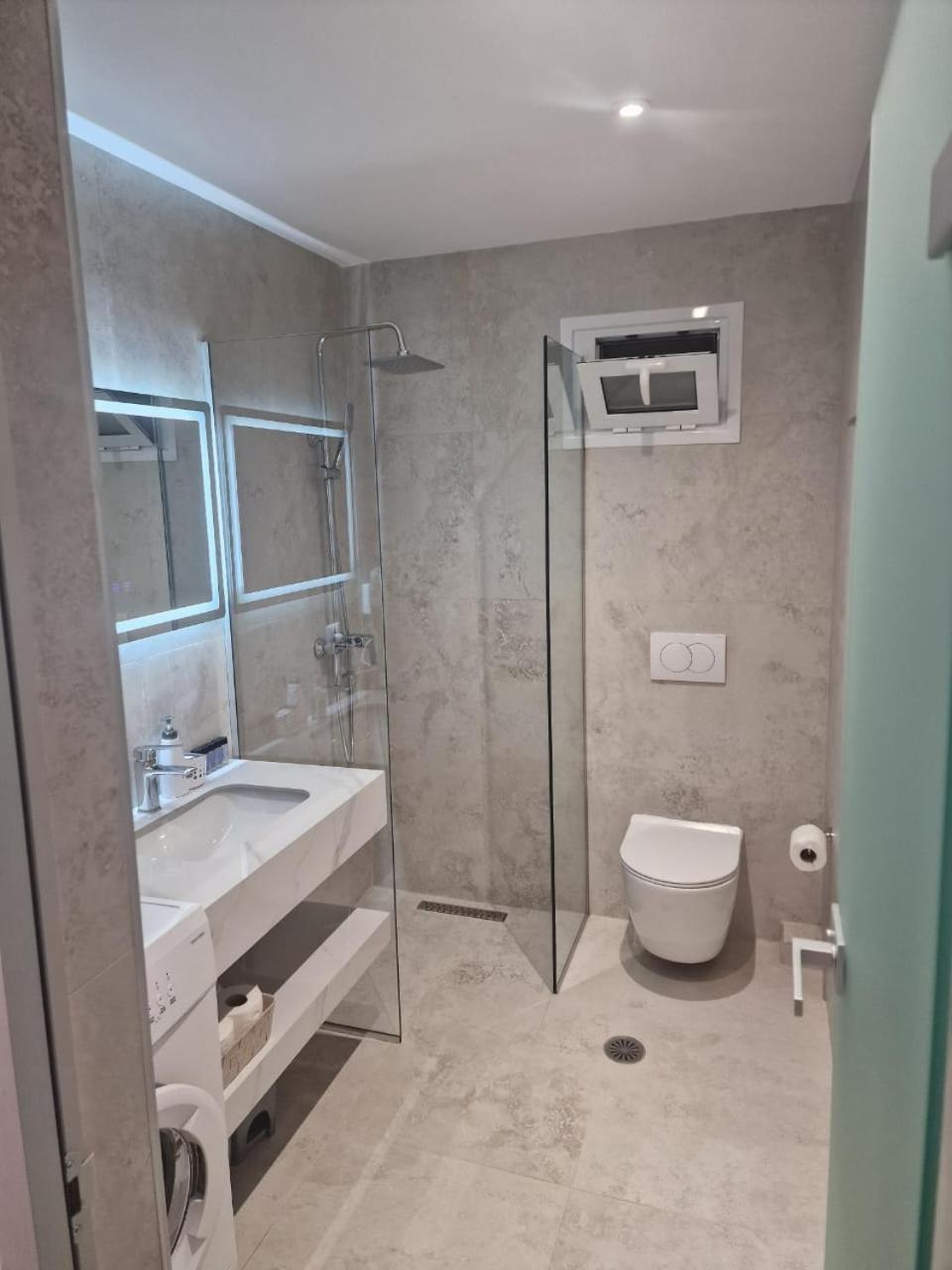 Lido Apartments Himare Buitenkant foto
