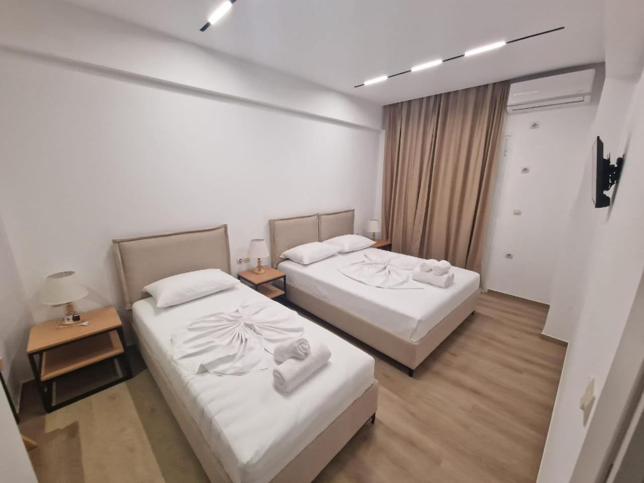 Lido Apartments Himare Buitenkant foto