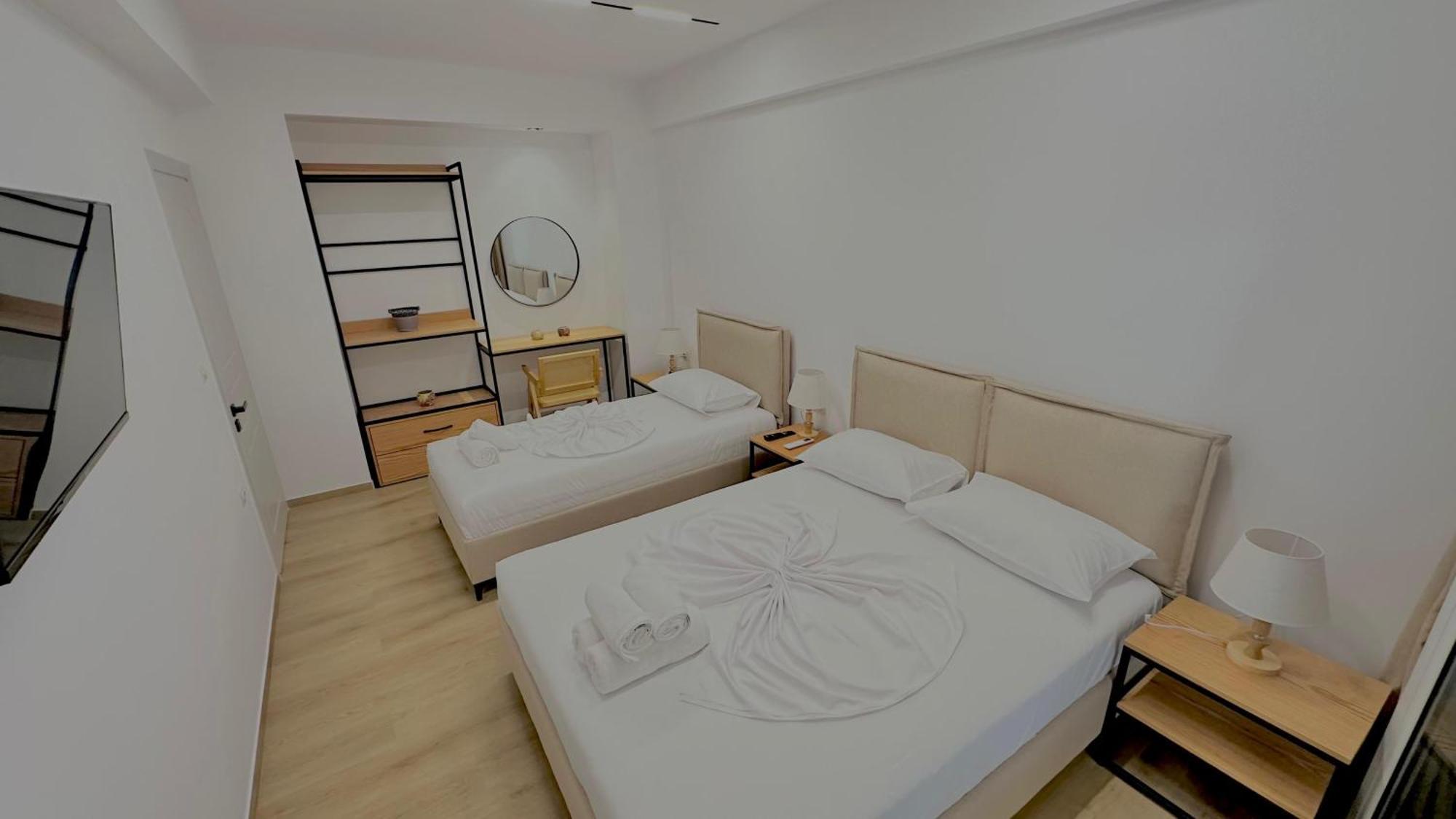 Lido Apartments Himare Buitenkant foto