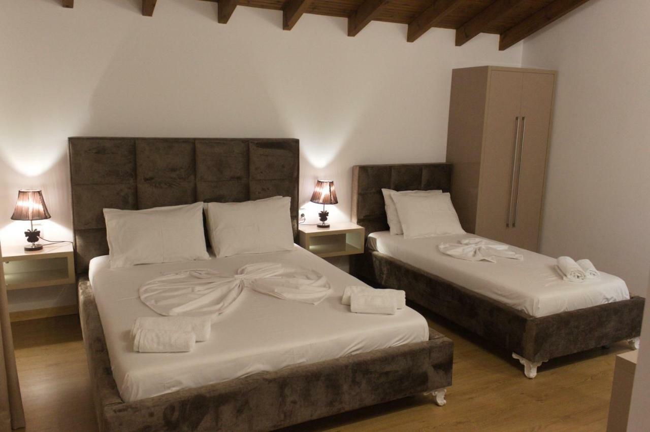 Lido Apartments Himare Buitenkant foto