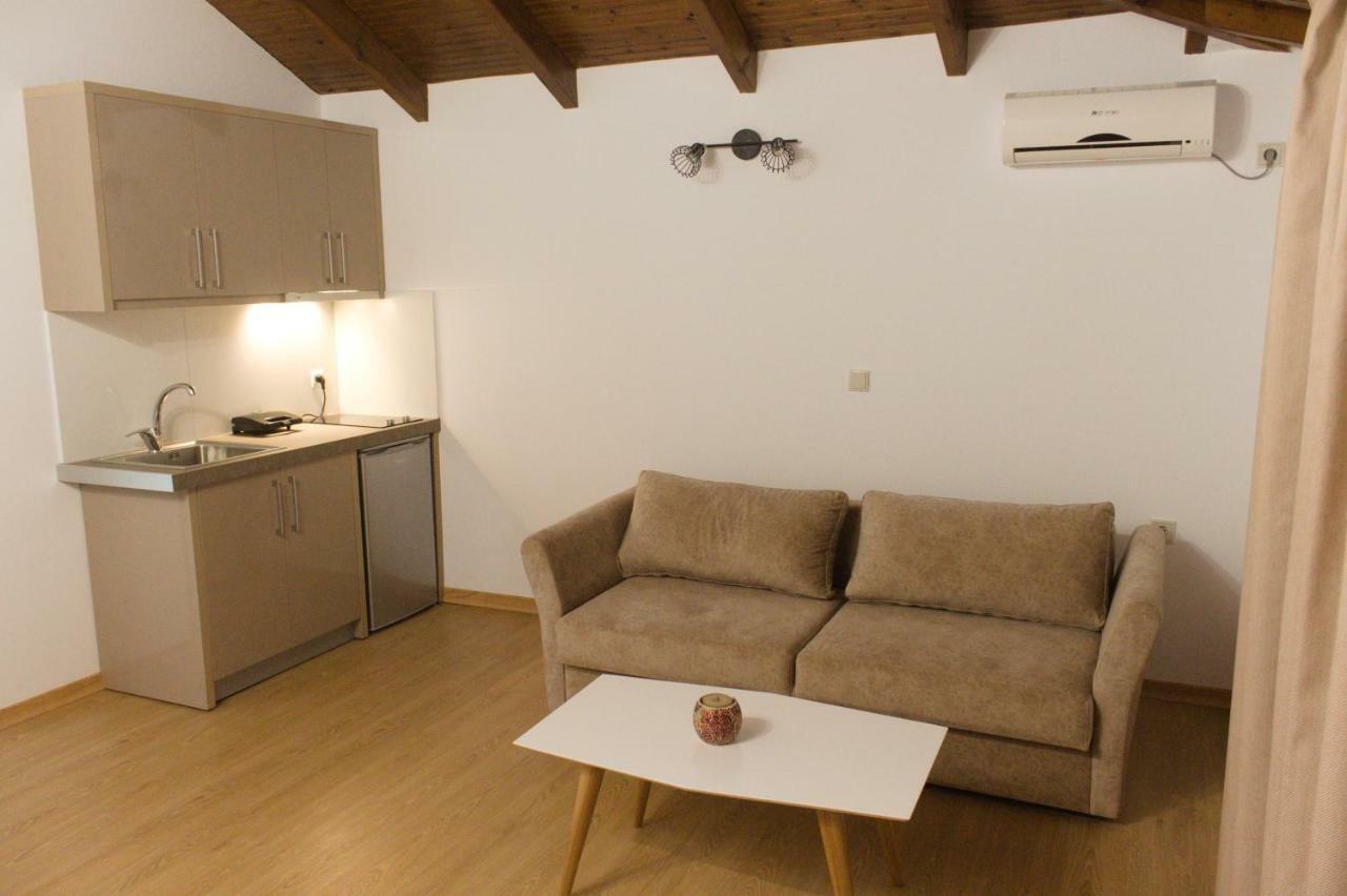 Lido Apartments Himare Buitenkant foto